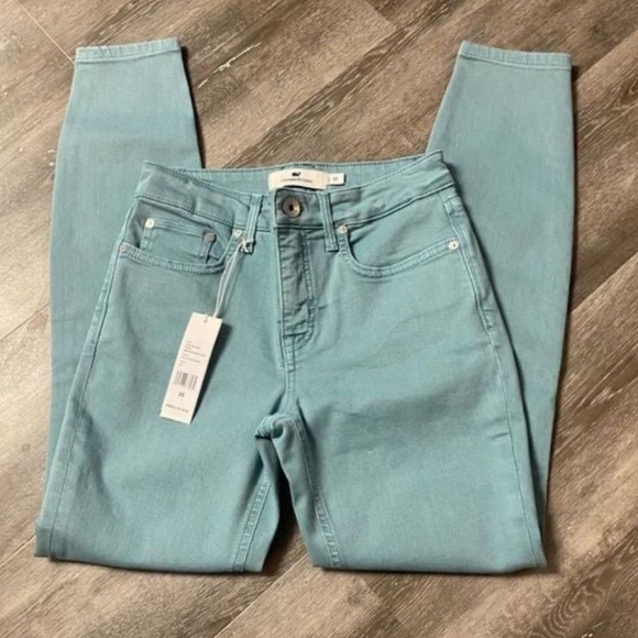 Vineyard Vines Jamie High-Rise Garment-Dyed Jeans - Picture 5 of 12